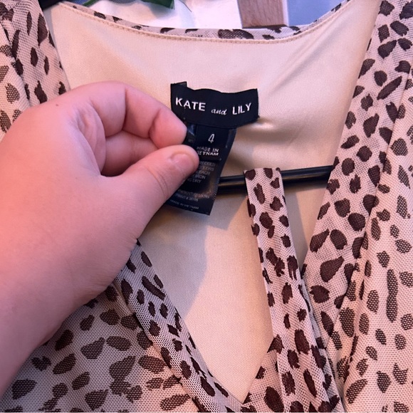 Kate and Lilly maxi length cheetah 
Print  dress - Picture 3 of 5